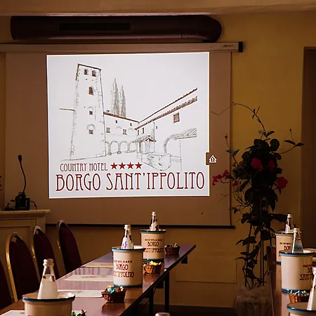 Borgo Sant'ippolito Country מלון